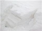 Škarje pod Ojstrico Prerez snežne odeje, ki je precej debela in večplastna