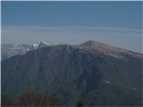 Na vrhu Monte Joanaz/Ivanac 1167m pogled na Krn in Matajur 22.04.2015 