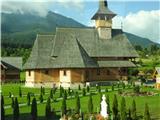 Pietrosu -2303m Izhodišče na goro je ženski samostan s prečudovito cerkvico.Več kot 80% Romunov je pravoslavne vere.