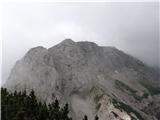 Kalška gora -ujet posnetek med meglicami.
