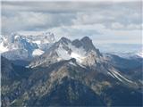 Monte Franza 2329 m Crode dei Longerin, zadaj že pravi Dolomiti