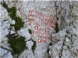 Napis na skali v bližini Srednje Ponce.
