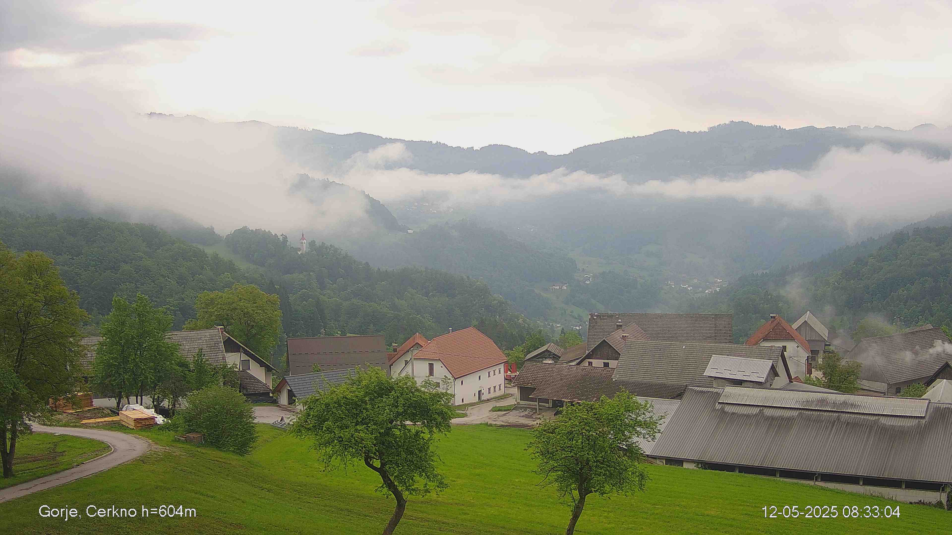 VP Planina pri Cerknem pogled v dolino cerkljansko