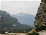 Croda da lago na drugi strani doline rečice Boite