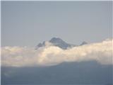 Dva izmed najvišjih vrhov verige Belledonne - Grande Lance de Domène(2790 m) in Pic du Grand Doménon(2802 m).