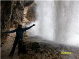 Feratta Giovanni Barbara -Cascata di Fanes za slapom