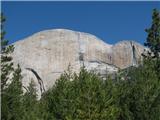 Pogled na Half Dome in subdome iz doline Little Yosemite Valley