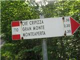Smer nam kaže konec grebena , kjer je tisti veliki križ in sestop v Monteaperta-po slovensko Viskorša.