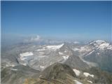 Shareck-3122m in Baumbachspitze-3105m Vidi se daleč-malo se nabirajo oblaki in meglice.