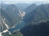 Rabeljsko jezero, levo Kraljevska Špica ter desno Rabeljske špice