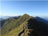 Moldeveanu-2544m -najvišja gora Romunije Po dobrih dveh urah grebenske poti se bližamo najvišji gori Romunije.