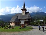 Pri turi na goro Pietrosu na izhodišču je bila pri ženskem pravoslavnem samostanu ta lepa cerkvica.