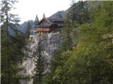 Seekofel-2744-po zahtevni ferati na vrh gore. Tu je tudi planinska koča -Lienzer Dolomiten Hutte-1620m.