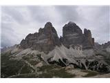 In to je najin cilj. Tri Cime de Lavaredo s kočo Auronzo ob njihovem vznožju