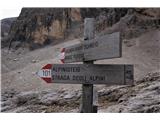 Sextenski Dolomiti - pot *Dolomiti senza confini* Jutro četrtega dne in novi izzivi. Za začetek sva izbrala tri tisočak Monte Popero