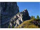 Lienški Dolomiti - gore nad kočo Karlsbader Hütte Tukaj čez bomo šli. Čez skalno ostrogo vodi krajša ferata