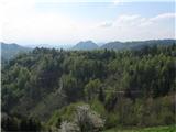 Sv.Ožbolt 859m (prečenje Polhograjskih Dolomitov) Sledil je daljši vzpon na višinske kmetije Alič in Polanc 862m