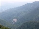 Mte.Chiappo 1700m Tipične idilično strnjene vasice po gorah,vse iz kamna