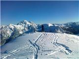 Monte Madrizze in Auernig in na vrhu, zadaj levo Krniške skale