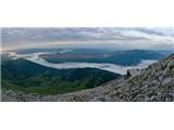 Panorama(Gomiščkovo zavetišče in spodaj planina Kuhinja)