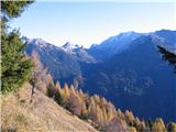 Balo dal Chiadin (1929), Monte Chiadin da Forni Avoltri (2252) in Monte Chiadin da Sapadda (2287) na drugi strani doline pa Lagi di Bordaglia in Creta Bordaglia z zlatimi macesni, se spomnite!?