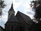 Na koncu poti nas je pritegnila znamenita gotska cerkev v vasi Dvor...