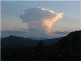 nevihtni oblak nad Krnom