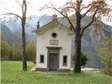 Jof di Chiusaforte in Monte Plananizza kapela (Giovani Pesamosca)