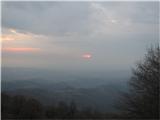 pogled proti Goriškim brdam in sramežljivi sončni zahod