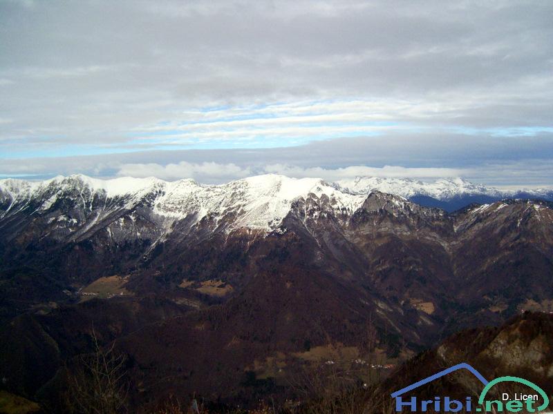 malo panorame proti Črni Prsti