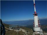 Stolp in planinska koča, zdaj že skoraj z vrha