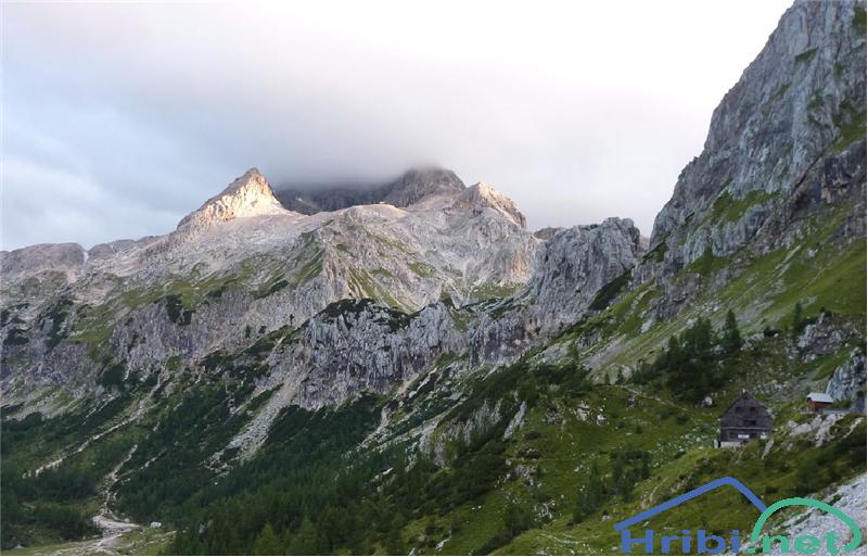 Čudovit pogled proti Triglavu